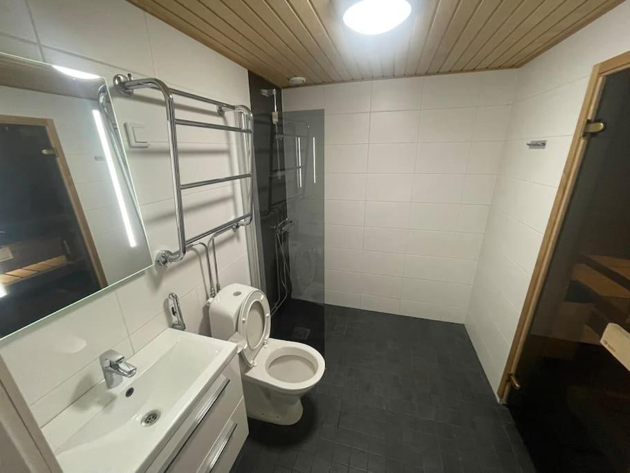 Tilava Kaksio, Saunalla Ja Saehkoeauton Latauksella. Tampere Eksteriør billede